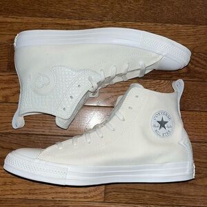 Converse Chuck Taylor All Stars High Top Sneaker Vintage White Women’s Size 12.5